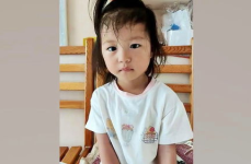 2岁女孩,2岁小公主的欢乐时光